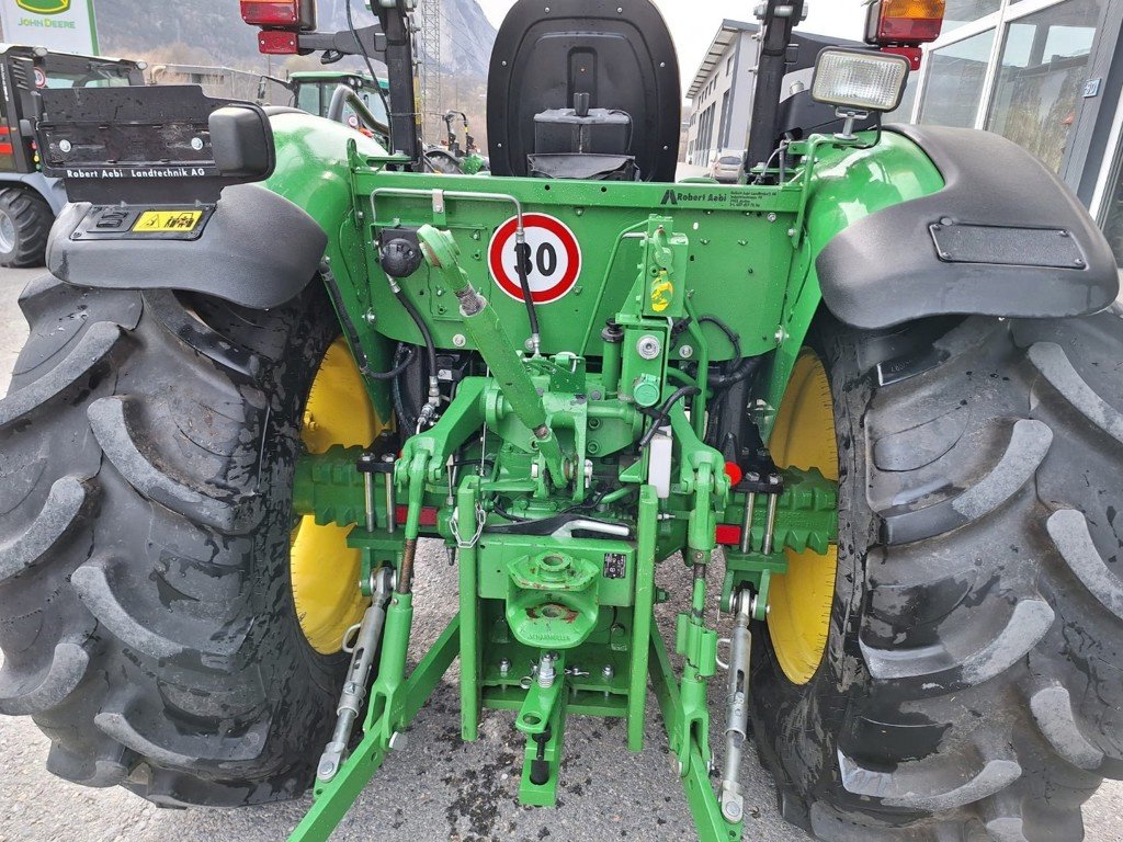 Traktor typu John Deere 5075E, Gebrauchtmaschine v Susten (Obrázek 3)