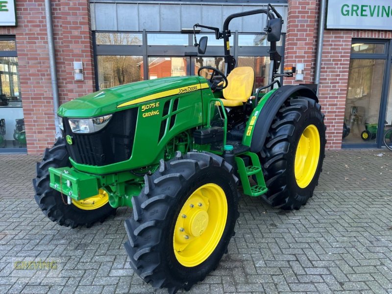 Traktor des Typs John Deere 5075E, Neumaschine in Ahaus