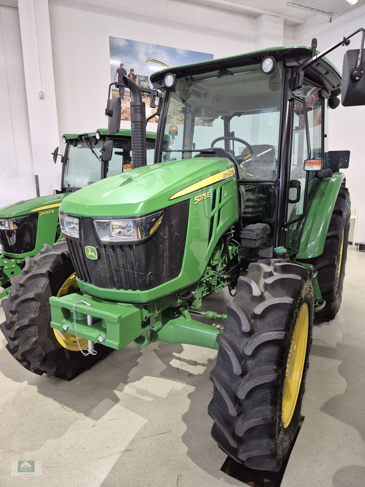 Traktor of the type John Deere 5075E, Neumaschine in Klagenfurt (Picture 10)