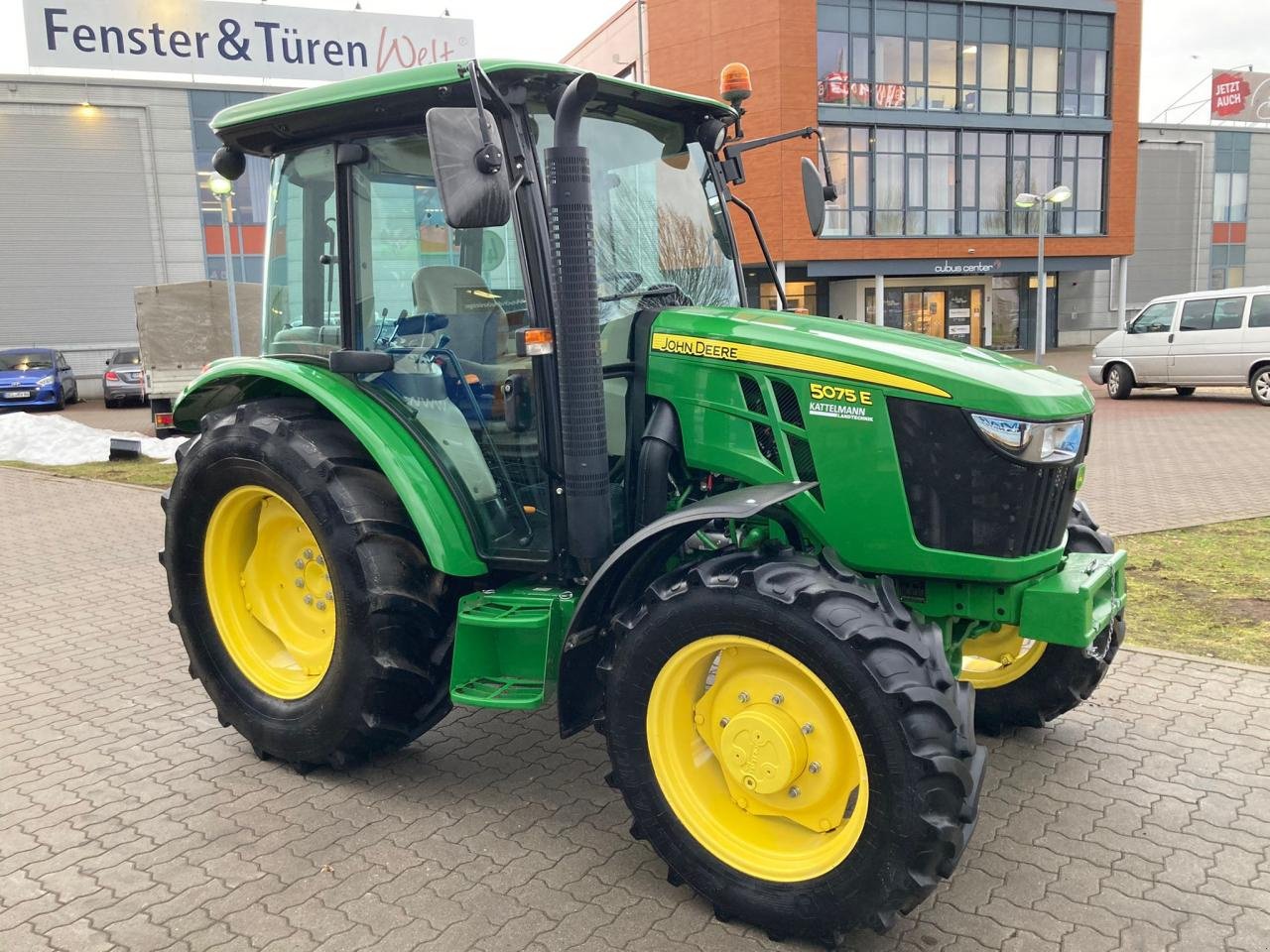 Traktor typu John Deere 5075E, Gebrauchtmaschine v Stuhr (Obrázek 3)
