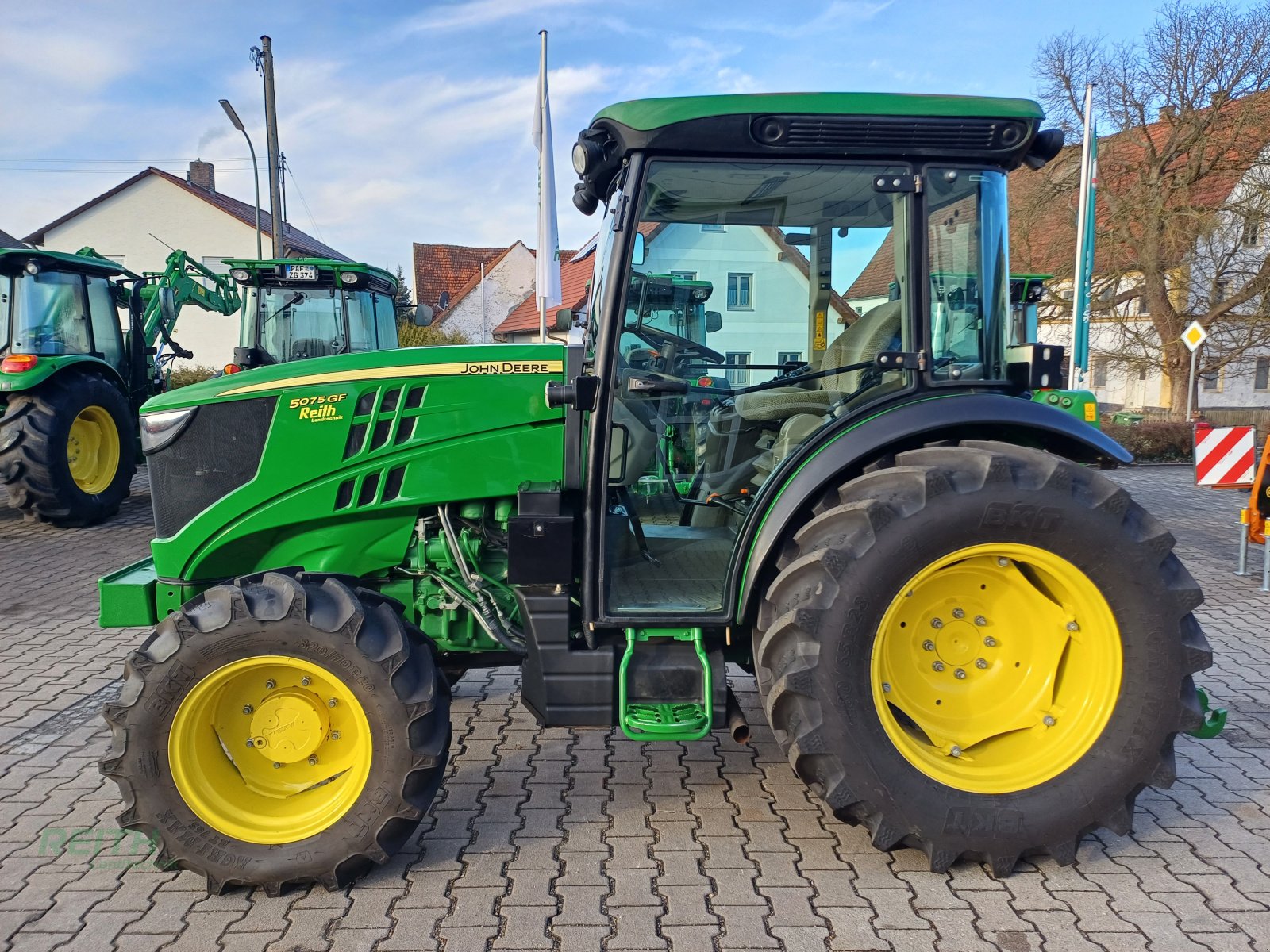 Traktor des Typs John Deere 5075GF, Gebrauchtmaschine in Wolnzach (Bild 9)