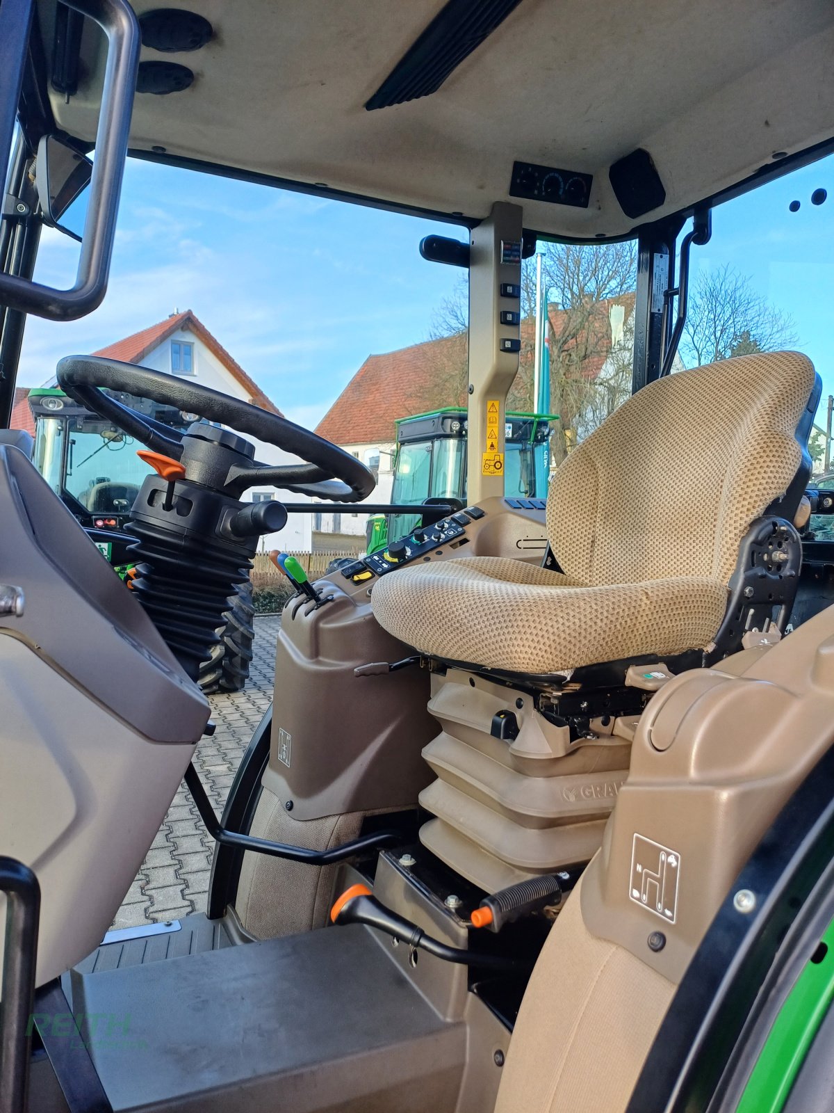 Traktor des Typs John Deere 5075GF, Gebrauchtmaschine in Wolnzach (Bild 10)