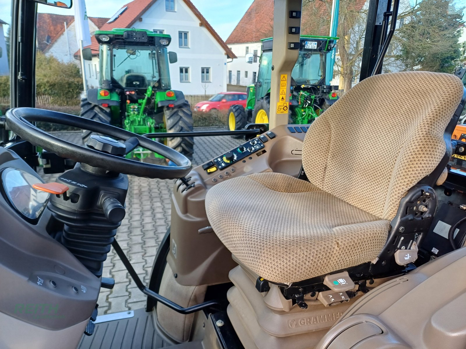 Traktor des Typs John Deere 5075GF, Gebrauchtmaschine in Wolnzach (Bild 11)