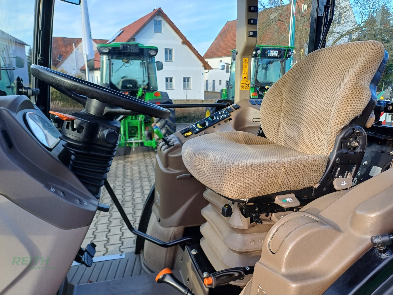 Traktor des Typs John Deere 5075GF, Gebrauchtmaschine in Wolnzach (Bild 13)