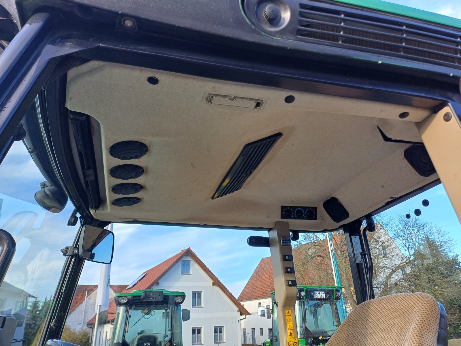 Traktor des Typs John Deere 5075GF, Gebrauchtmaschine in Wolnzach (Bild 14)