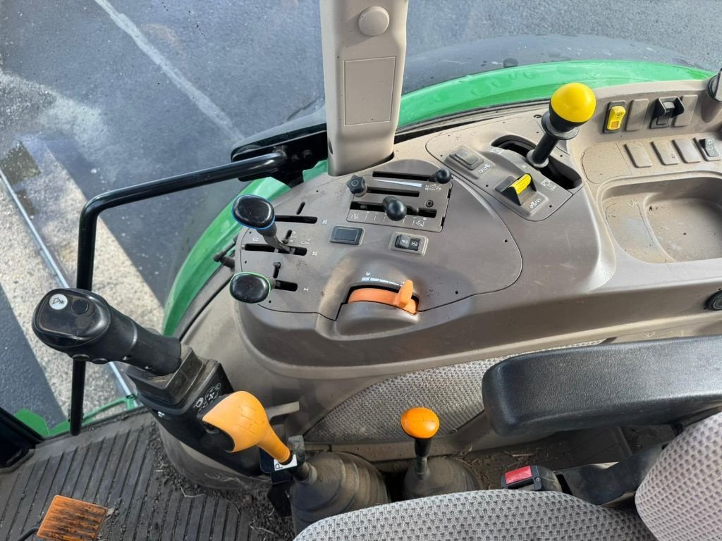 Traktor Türe ait John Deere 5075M POWER REVERSER 16/16, Gebrauchtmaschine içinde YTRAC (resim 9)
