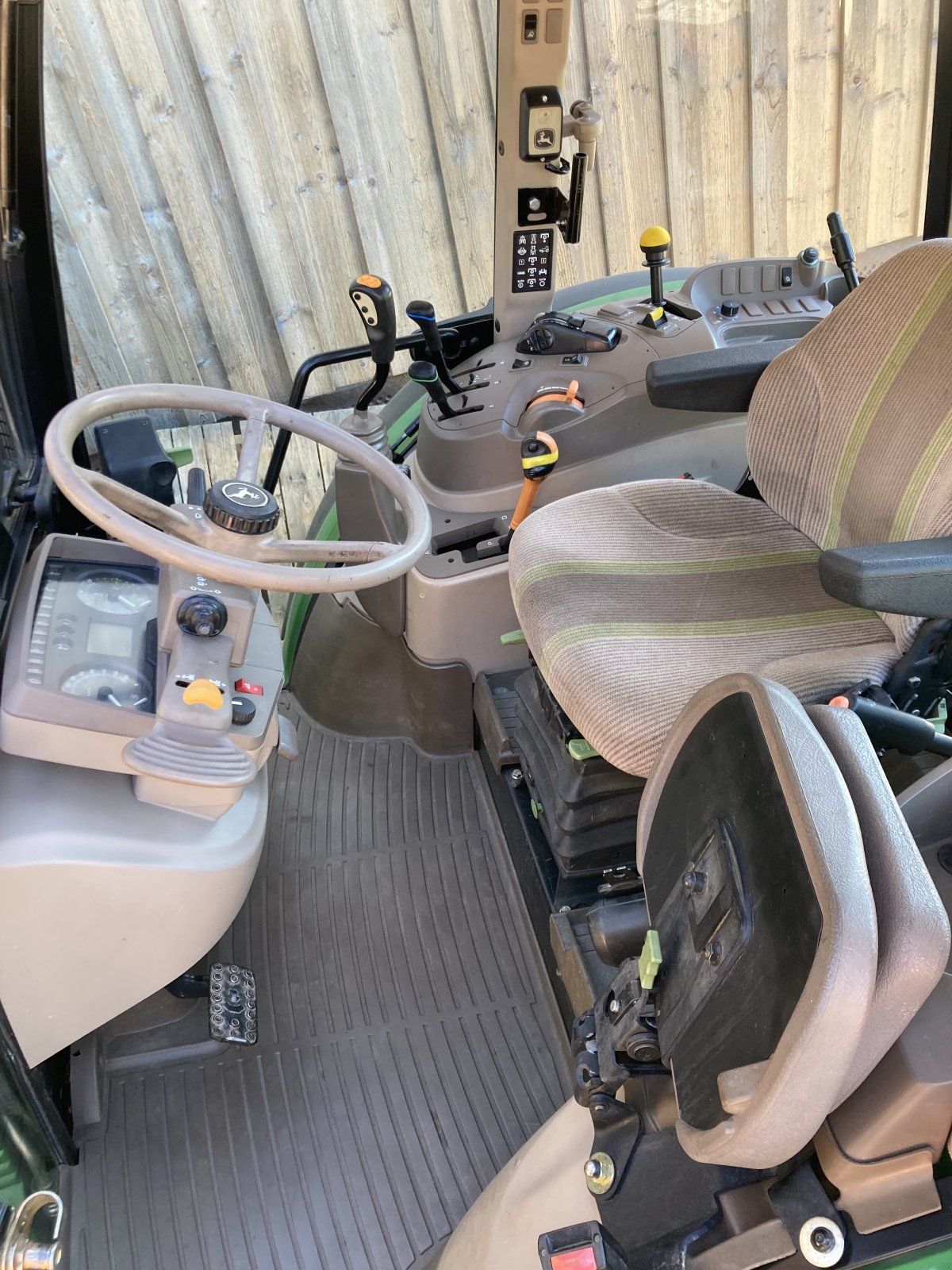 Traktor of the type John Deere 5080 R, Gebrauchtmaschine in Regen (Picture 3)