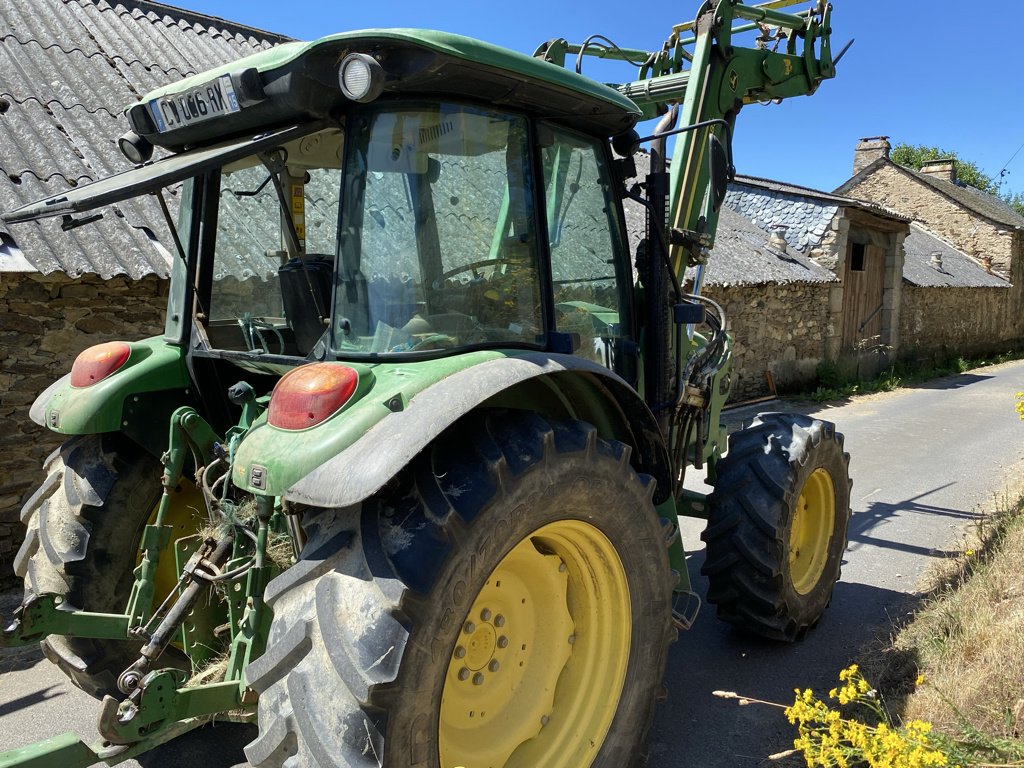 Traktor типа John Deere 5080R, Gebrauchtmaschine в SAINT FLOUR (Фотография 3)