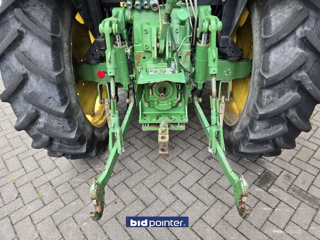 Traktor от тип John Deere 5080R, Gebrauchtmaschine в Deurne (Снимка 5)