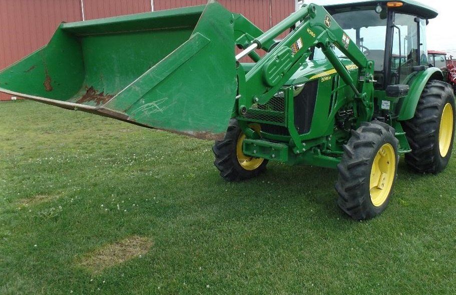 Traktor des Typs John Deere 5085 M, Gebrauchtmaschine in Bielefeld (Bild 1)