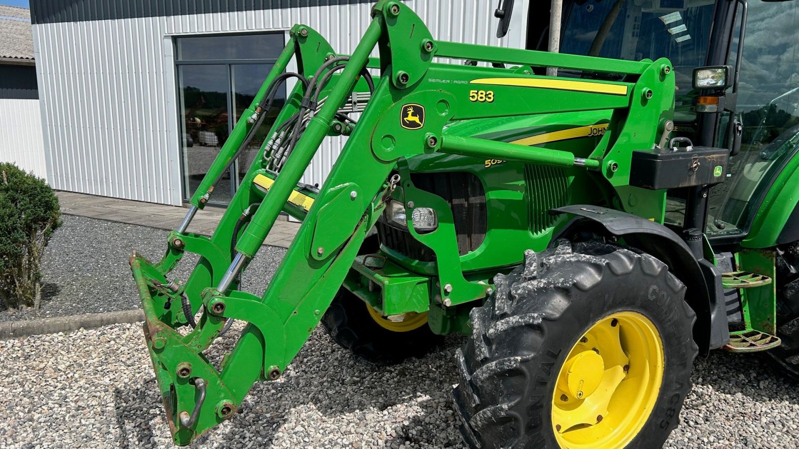 Traktor of the type John Deere 5090 M med John Deere 583 Frontlæsser, Gebrauchtmaschine in Thorsø (Picture 13)