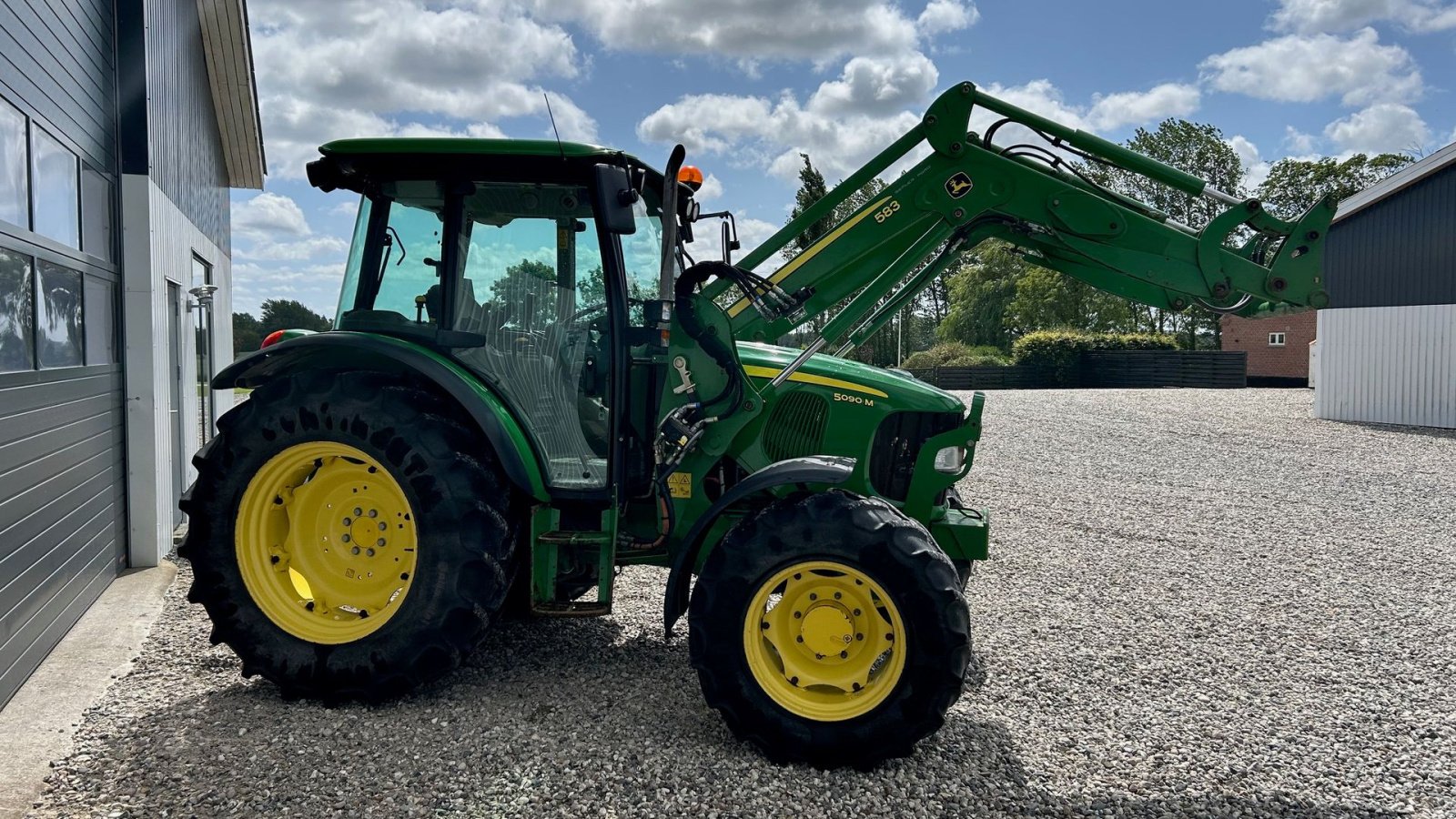 Traktor of the type John Deere 5090 M med John Deere 583 Frontlæsser, Gebrauchtmaschine in Thorsø (Picture 7)