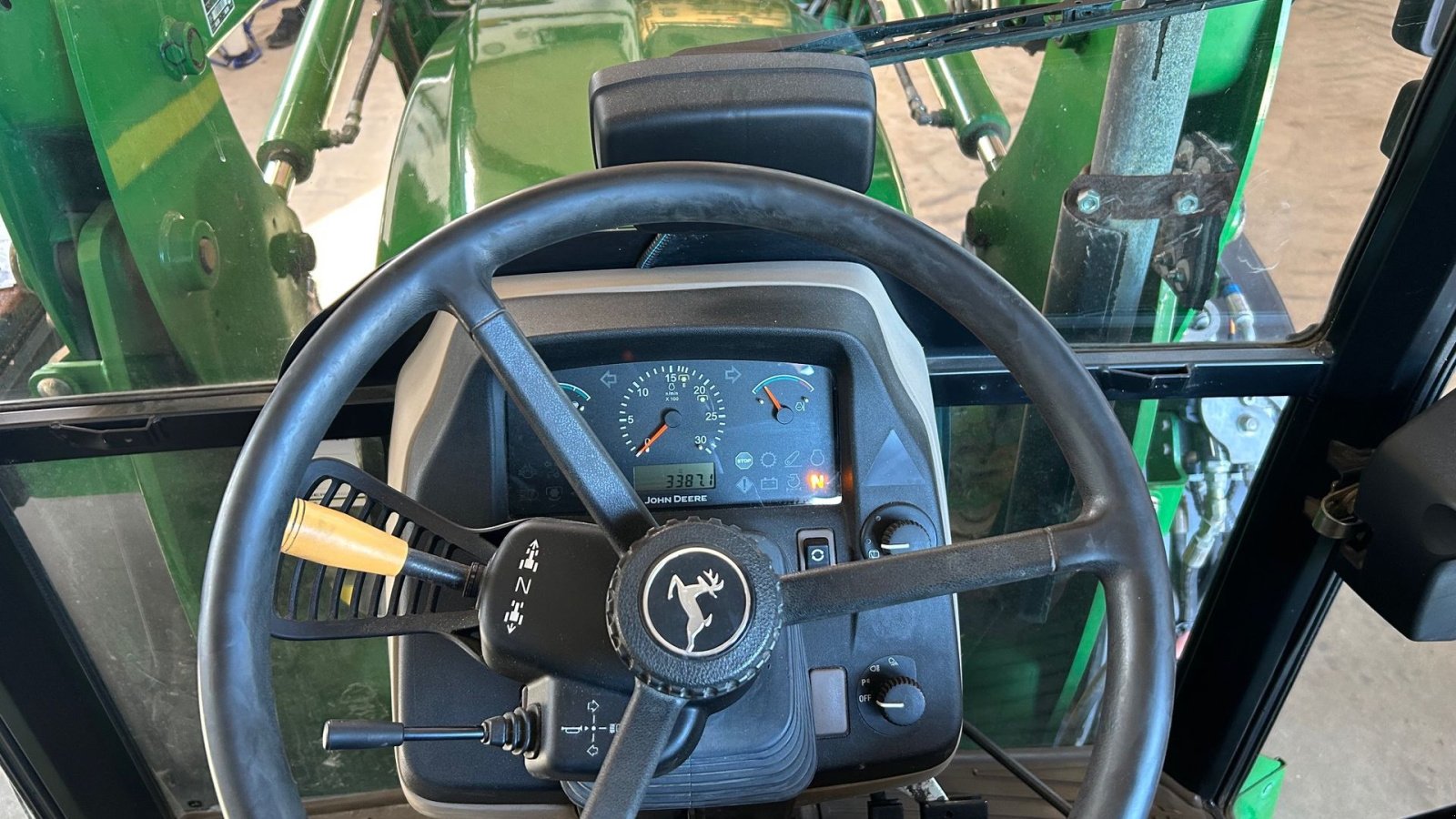 Traktor of the type John Deere 5090 M med John Deere 583 Frontlæsser, Gebrauchtmaschine in Thorsø (Picture 23)