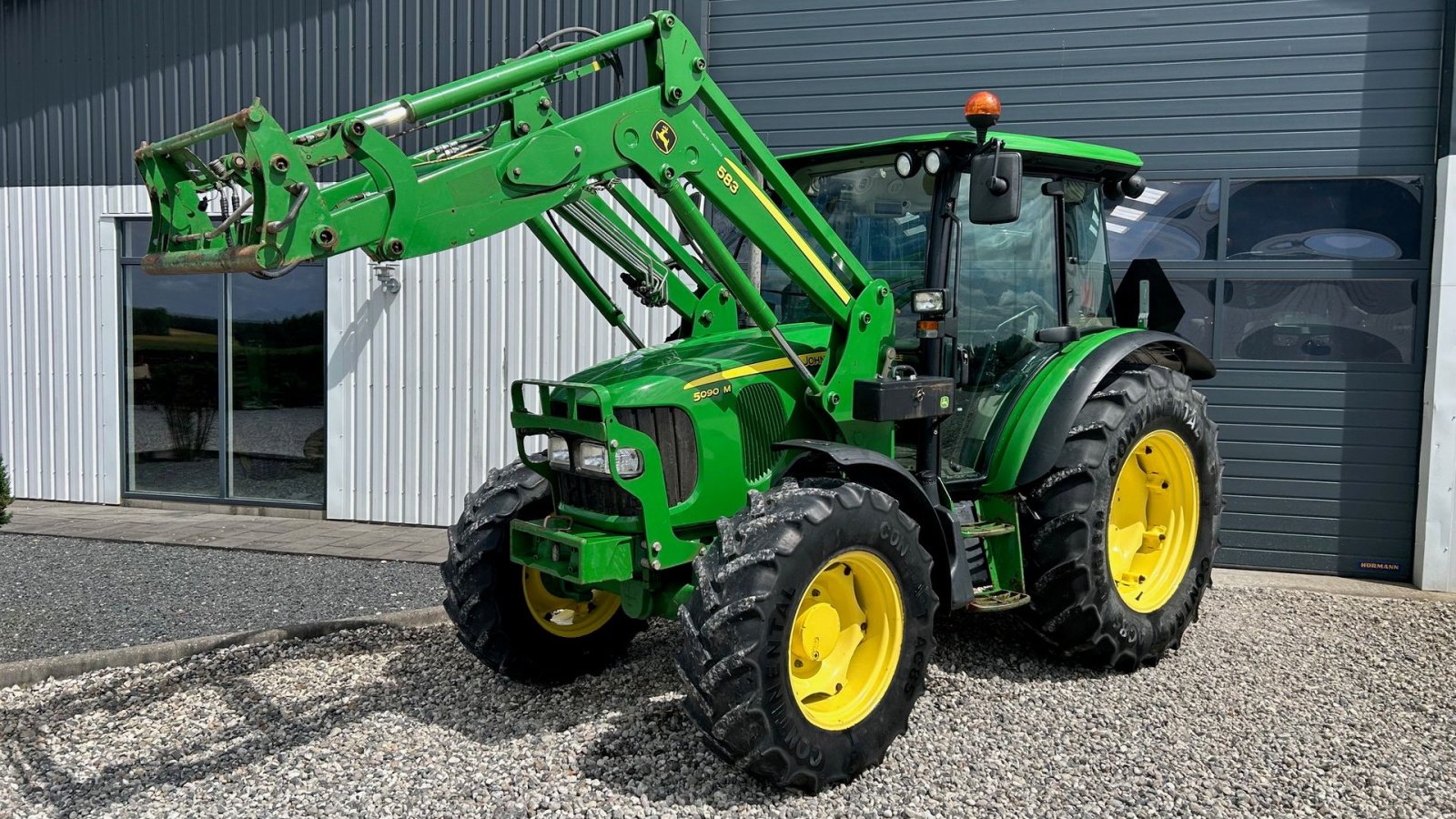 Traktor типа John Deere 5090 M med John Deere 583 Frontlæsser, Gebrauchtmaschine в Thorsø (Фотография 4)