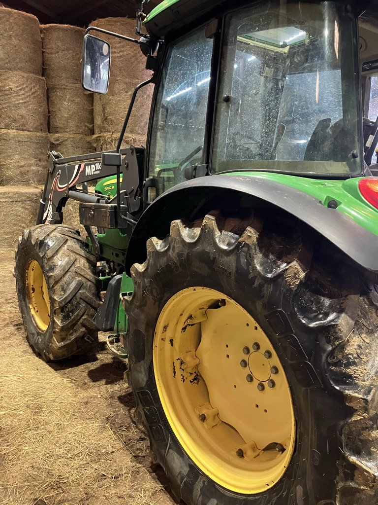 Traktor za tip John Deere 5090 M, Gebrauchtmaschine u MORLHON LE HAUT (Slika 4)