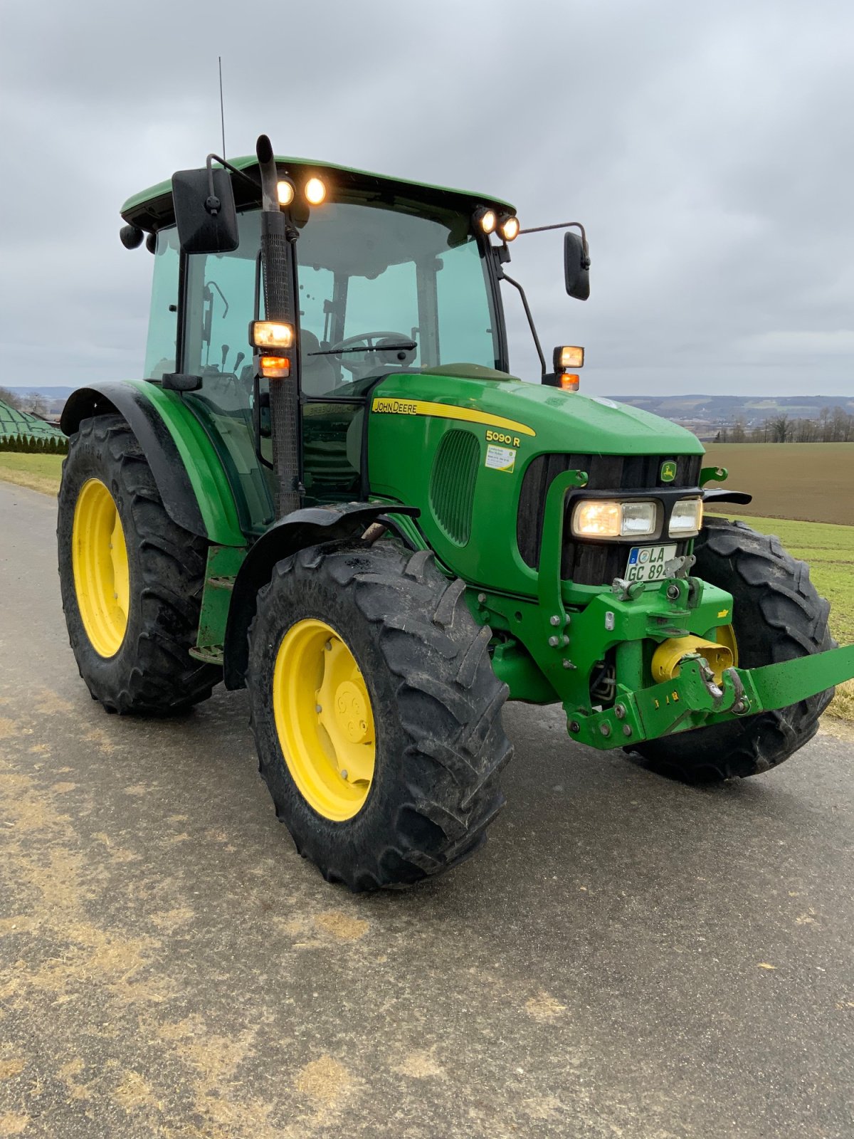 Traktor des Typs John Deere 5090 R, Gebrauchtmaschine in Weng (Bild 1)