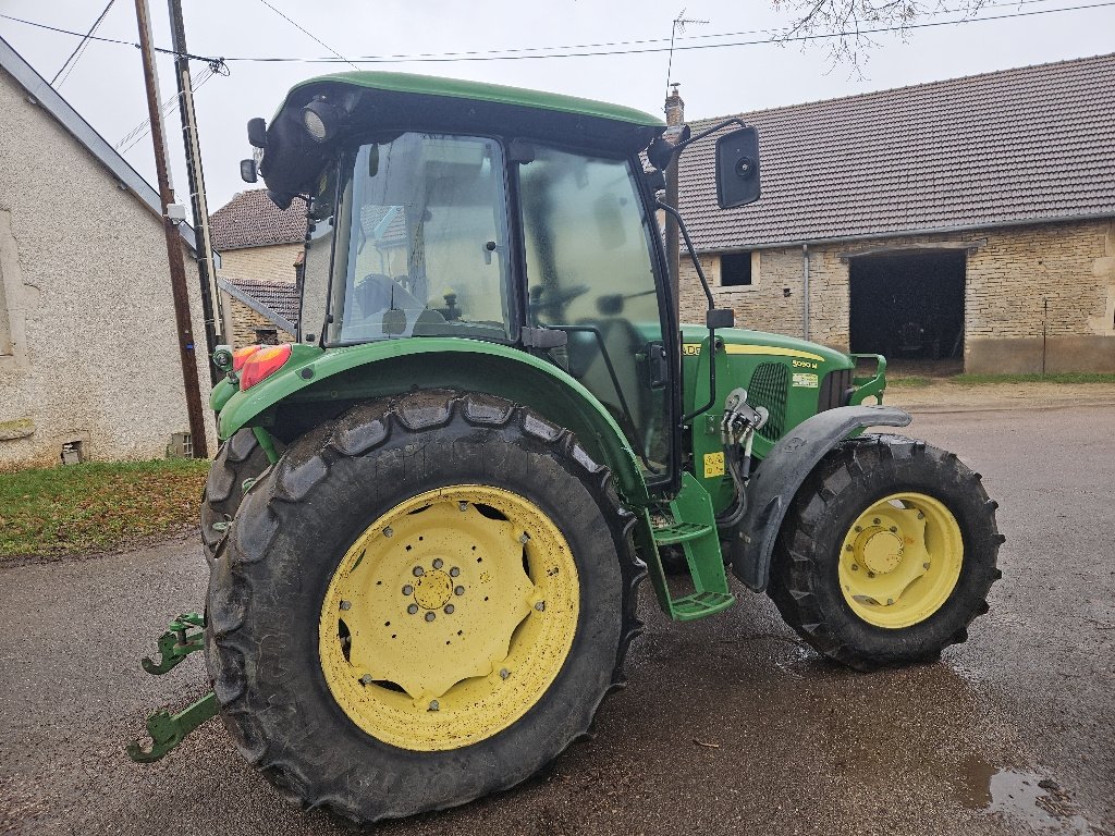 Traktor of the type John Deere 5090M, Gebrauchtmaschine in Neuilly-Crimolois (Picture 4)