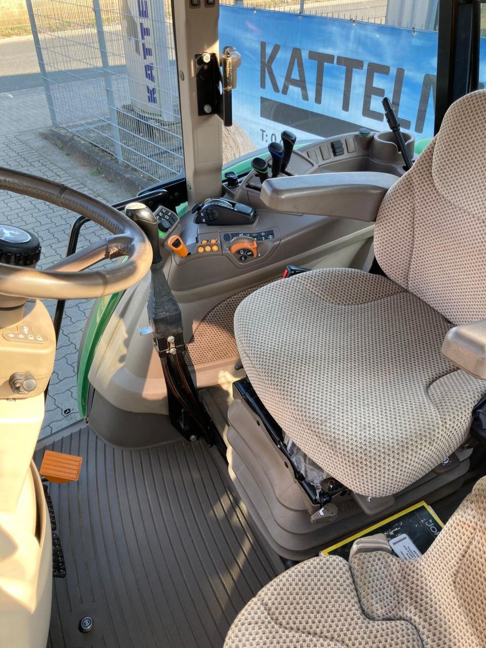 Traktor des Typs John Deere 5090R, Gebrauchtmaschine in Stuhr (Bild 5)