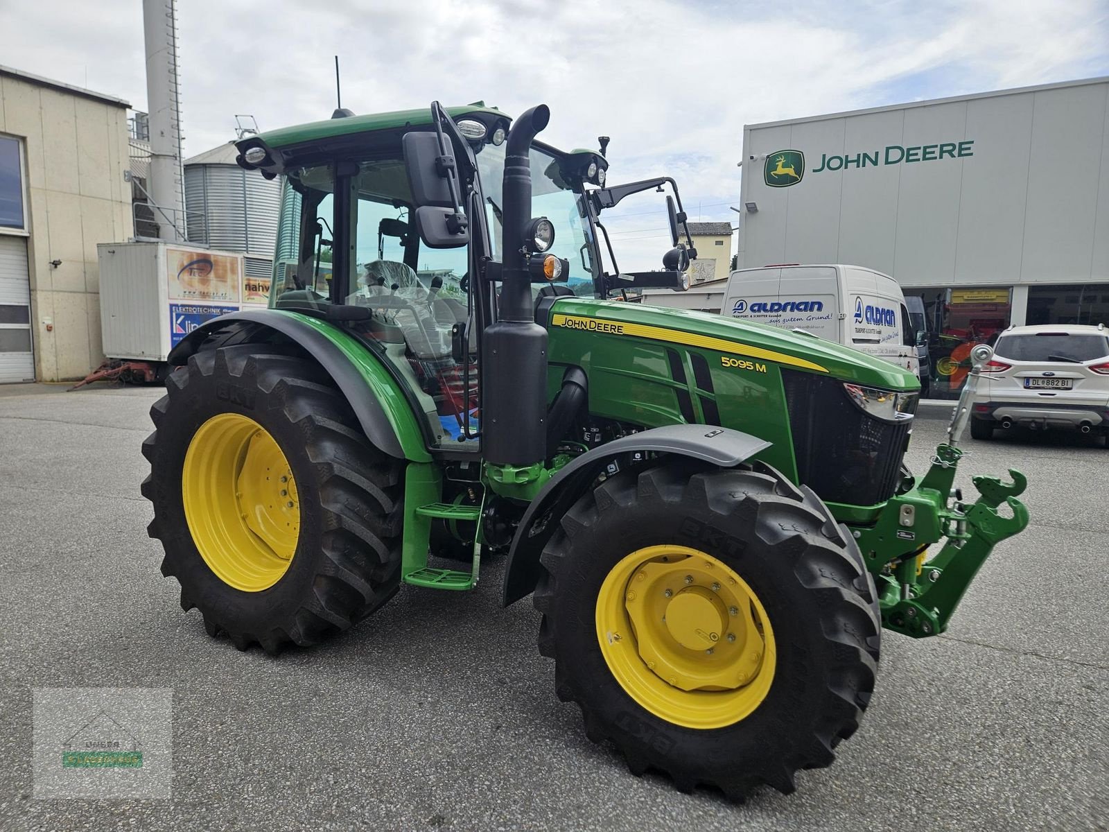 Traktor типа John Deere 5095M PowrQuad Plus, Vorführmaschine в Wies (Фотография 6)
