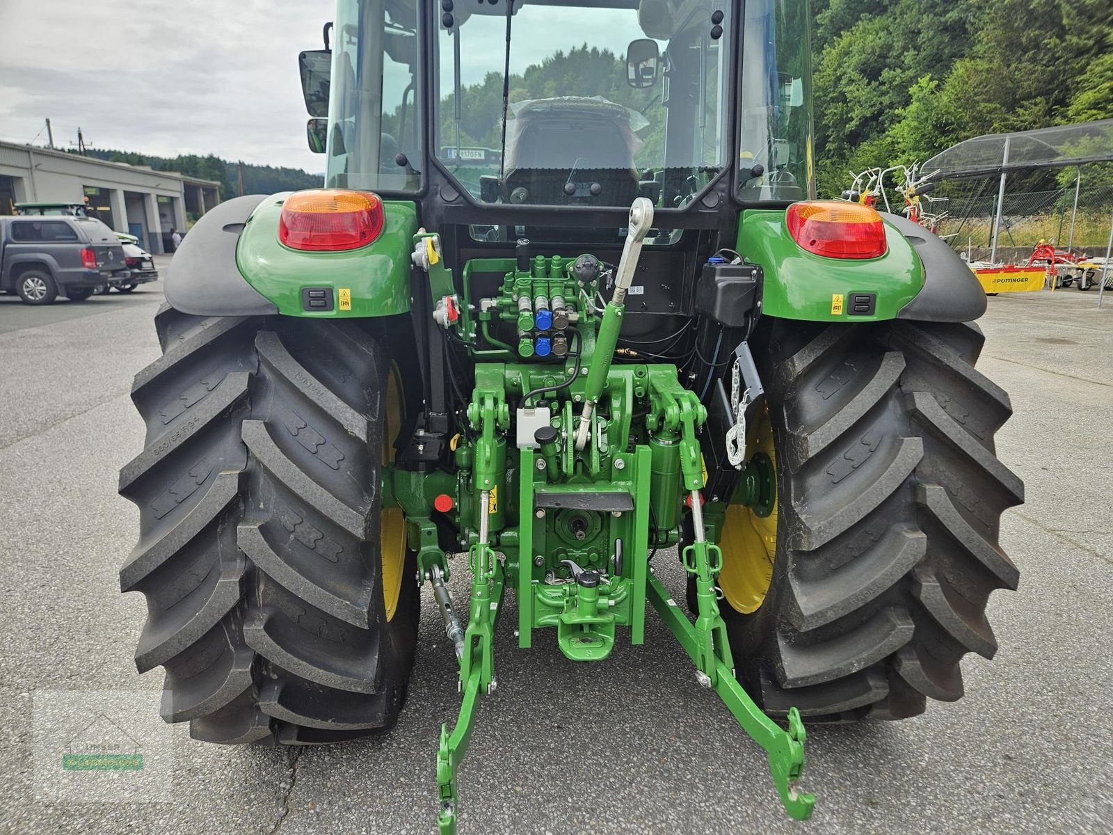 Traktor типа John Deere 5095M PowrQuad Plus, Vorführmaschine в Wies (Фотография 7)