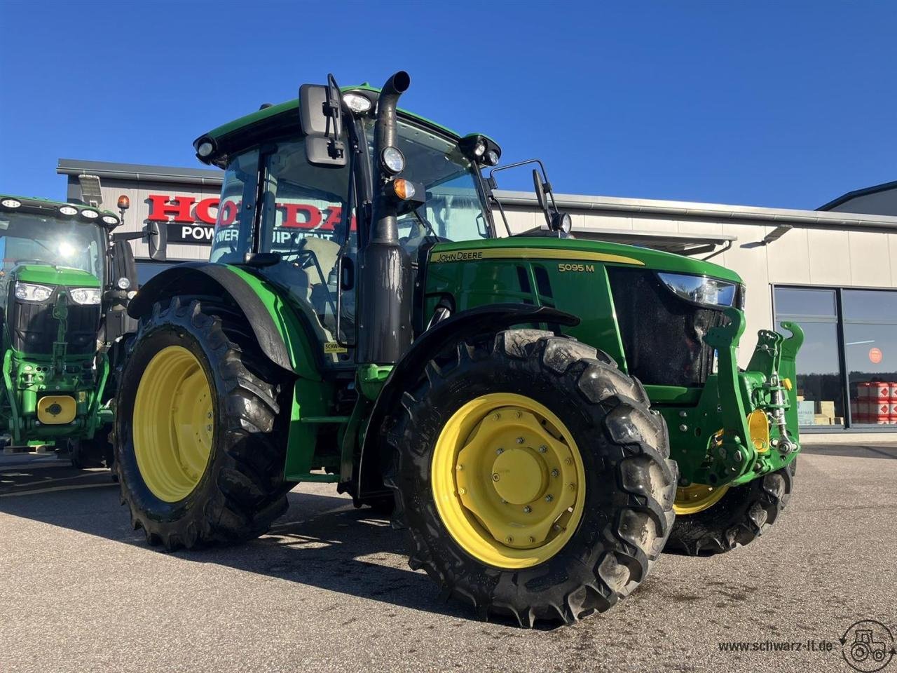 Traktor des Typs John Deere 5095M, Gebrauchtmaschine in Aspach (Bild 3)