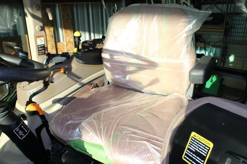 Traktor от тип John Deere 5095M, Gebrauchtmaschine в Rüegsau (Снимка 3)