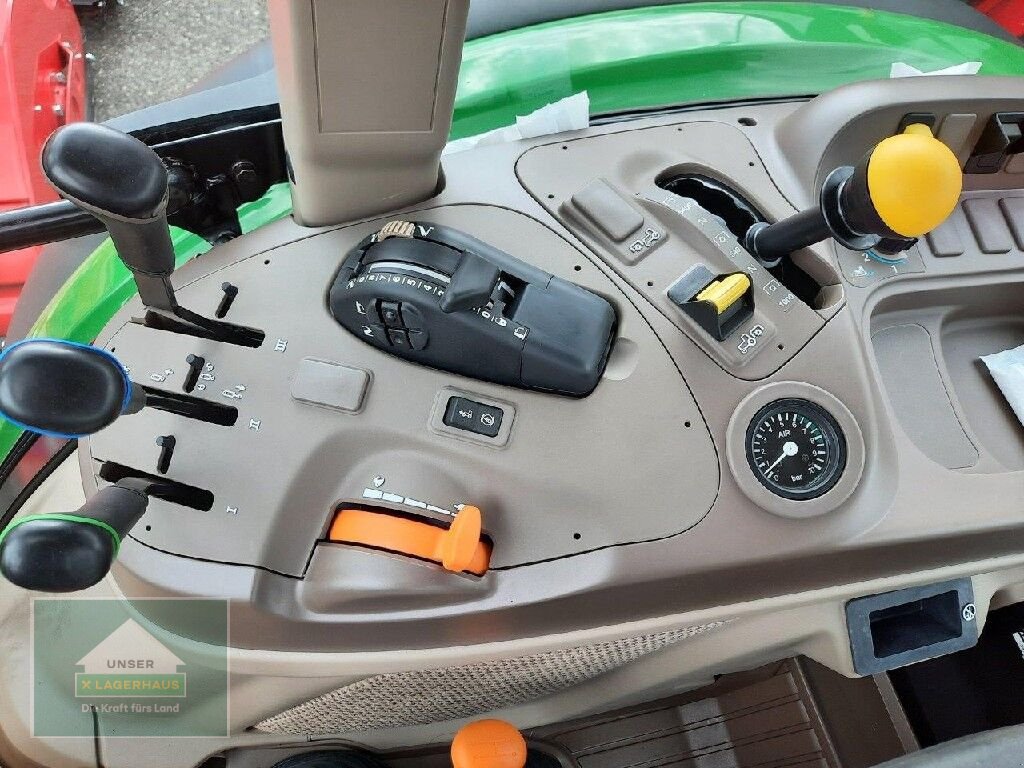 Traktor des Typs John Deere 5100 M, Neumaschine in Perg (Bild 7)
