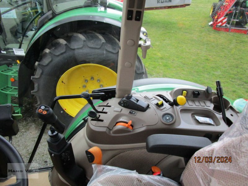 Traktor des Typs John Deere 5100 M, Neumaschine in Soyen (Bild 4)