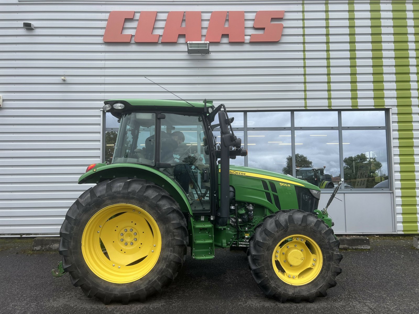 Traktor a típus John Deere 5100 R, Gebrauchtmaschine ekkor: Gannat (Kép 9)