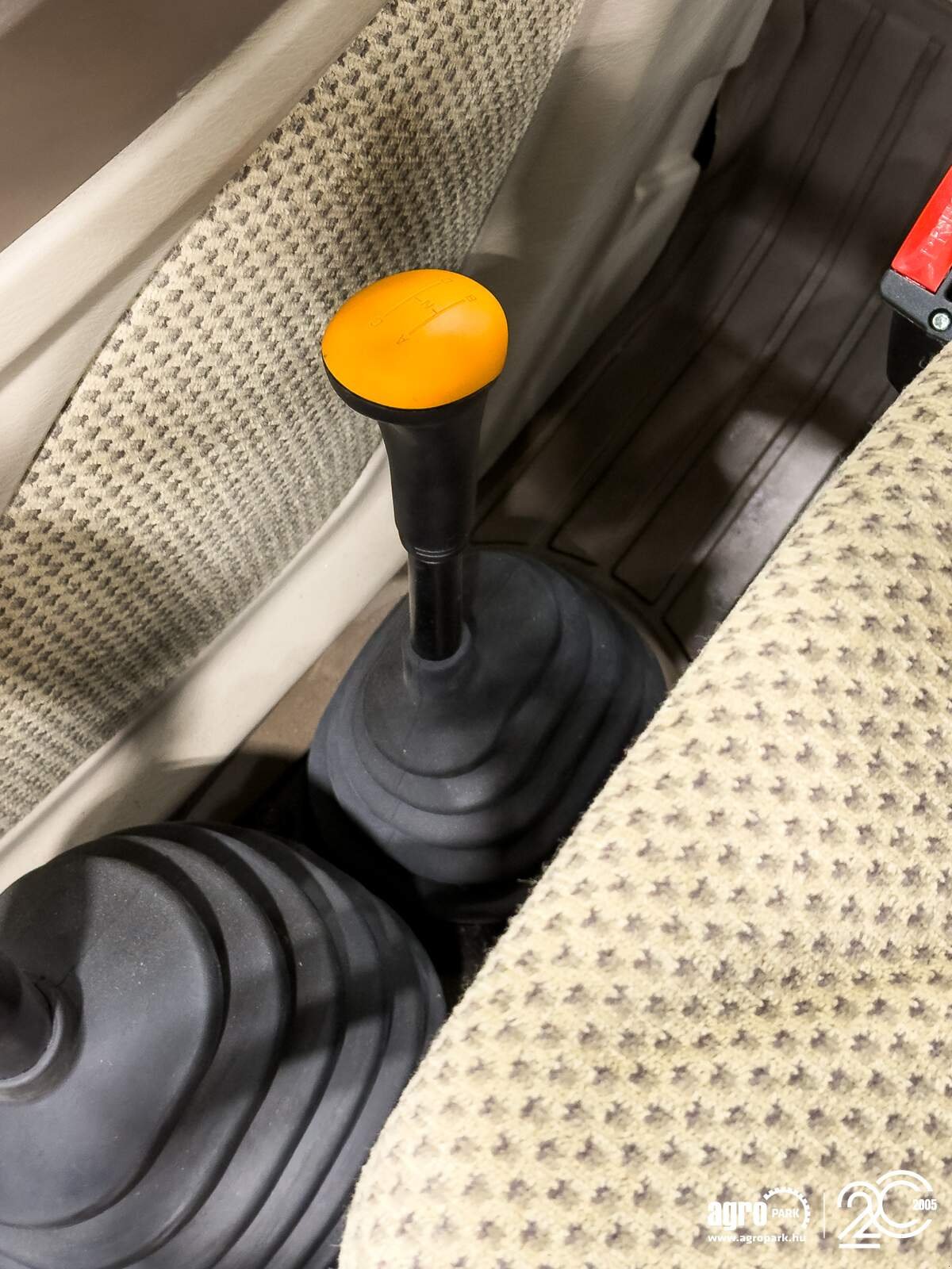 Traktor des Typs John Deere 5100M 32/16 Hi-Lo 40 km/h, EHC, 3 pair of SCVs, air con, air brakes, Gebrauchtmaschine in Csengele (Bild 15)