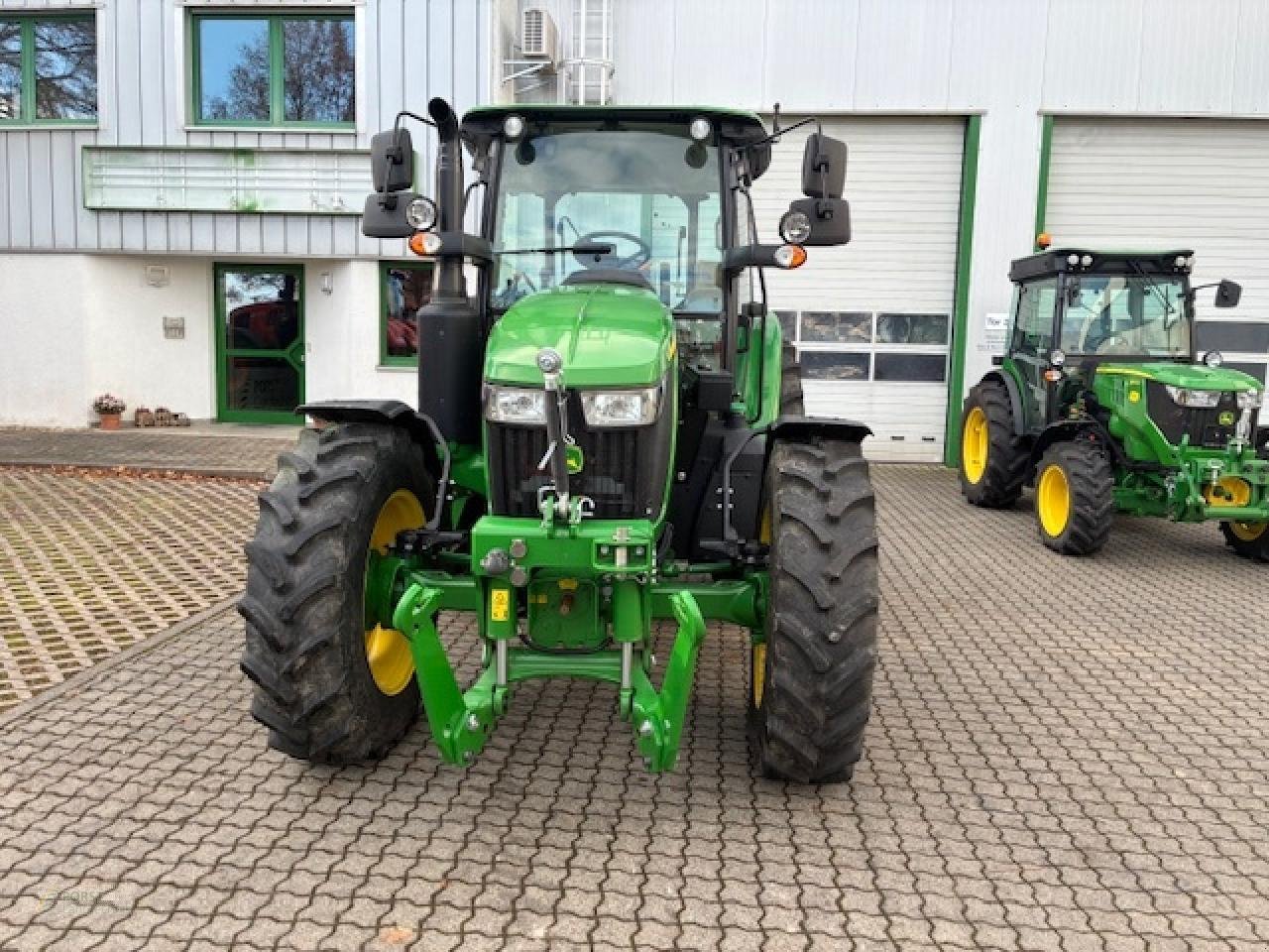 Traktor типа John Deere 5100M 32V16R POWRREVERSER, Neumaschine в Jahnatal (Фотография 2)