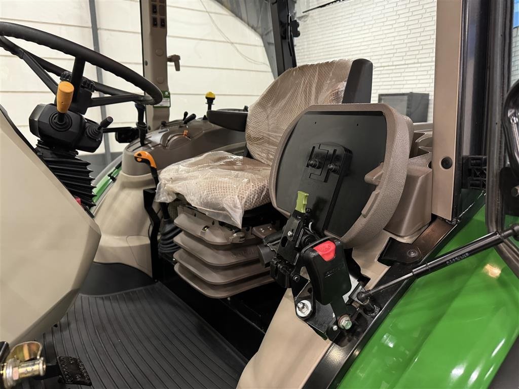 Traktor Türe ait John Deere 5100M Kun 215 timer..!!!!!!!!, Gebrauchtmaschine içinde Haderup (resim 16)