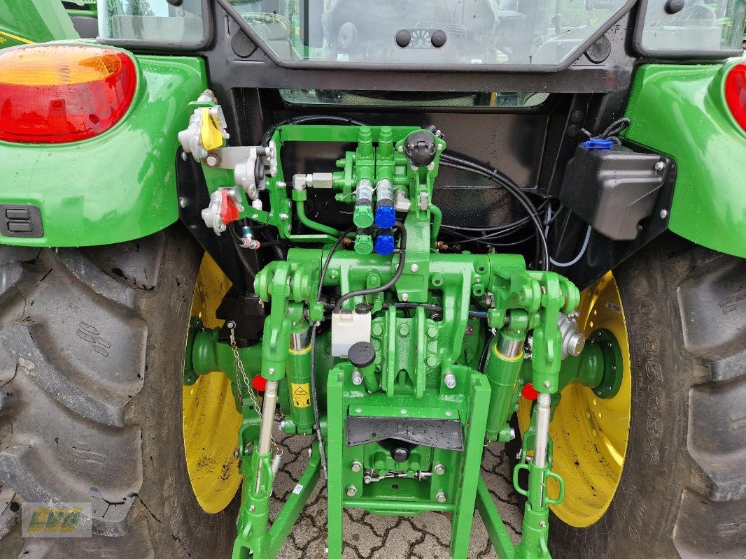 Traktor van het type John Deere 5100M mit 543R Frontlader, Gebrauchtmaschine in Schenkenberg (Foto 9)