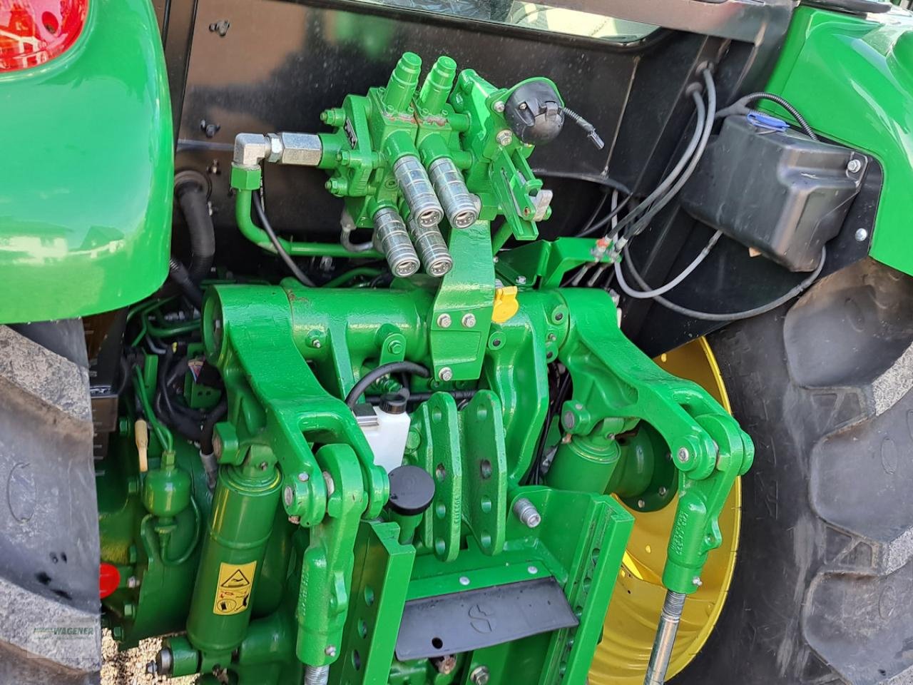 Traktor des Typs John Deere 5100M  PR40, Neumaschine in Bad Wildungen - Wega (Bild 2)