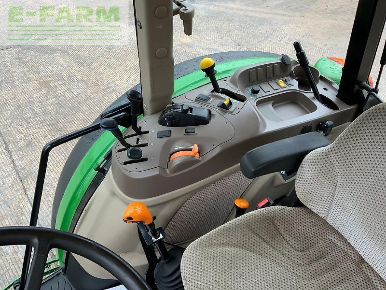 Traktor typu John Deere 5100m tractor (st24871), Gebrauchtmaschine v SHAFTESBURY (Obrázek 16)