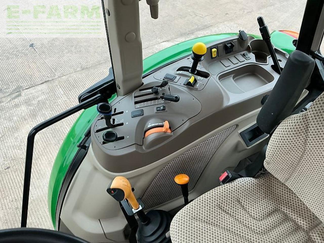 Traktor of the type John Deere 5100m tractor (st25722), Gebrauchtmaschine in SHAFTESBURY (Picture 19)