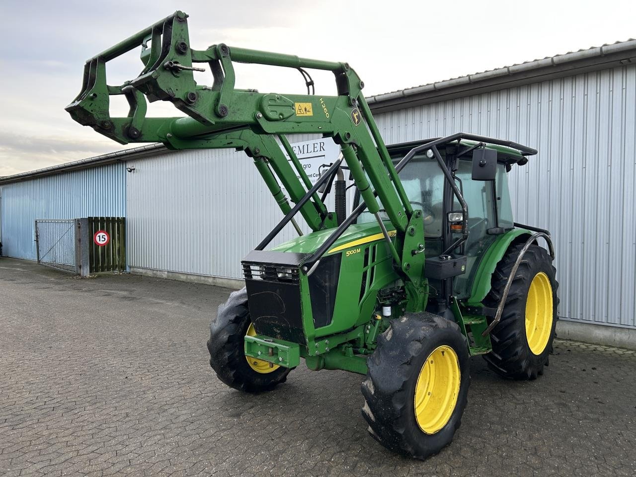 Traktor типа John Deere 5100M, Gebrauchtmaschine в Bramming (Фотография 9)