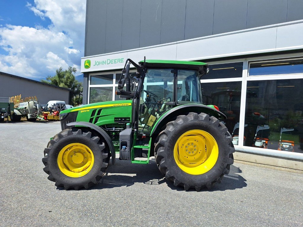Traktor типа John Deere 5100M, Neumaschine в Susten (Фотография 5)