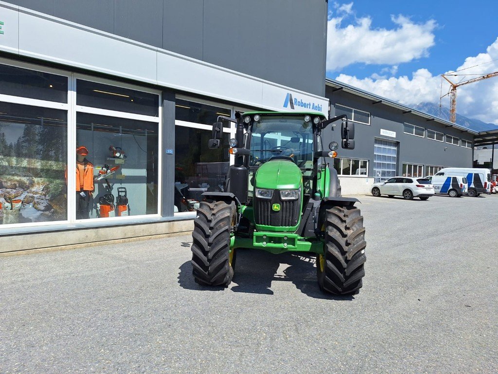 Traktor типа John Deere 5100M, Neumaschine в Susten (Фотография 3)