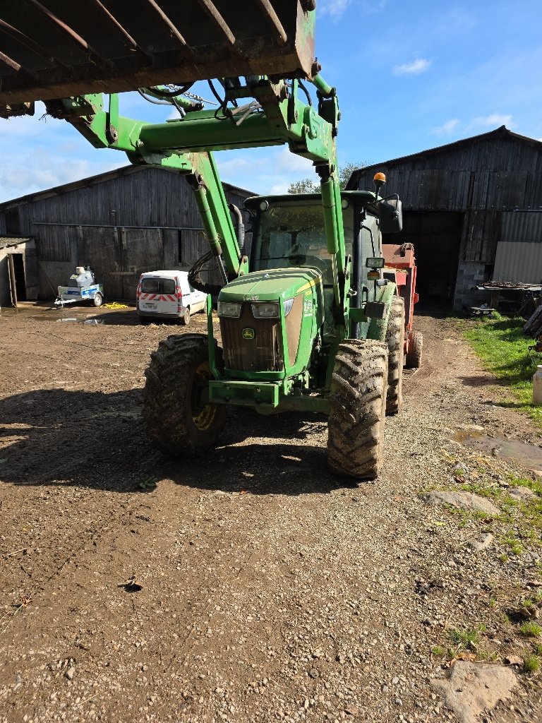 Traktor του τύπου John Deere 5100M, Gebrauchtmaschine σε Calmont (Φωτογραφία 1)