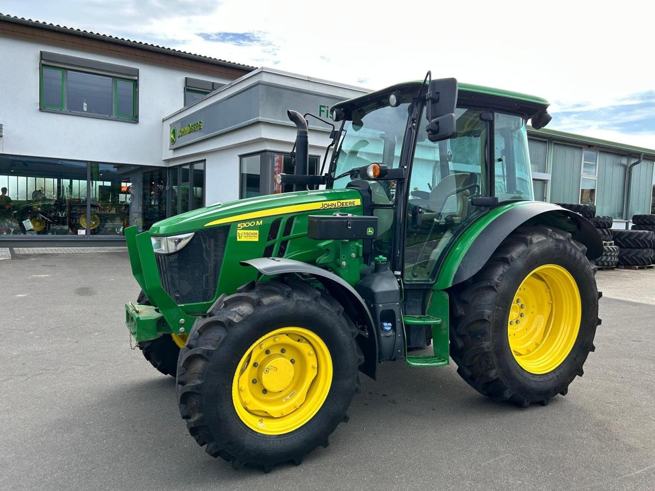 Traktor of the type John Deere 5100M, Gebrauchtmaschine in Niederkirchen (Picture 2)