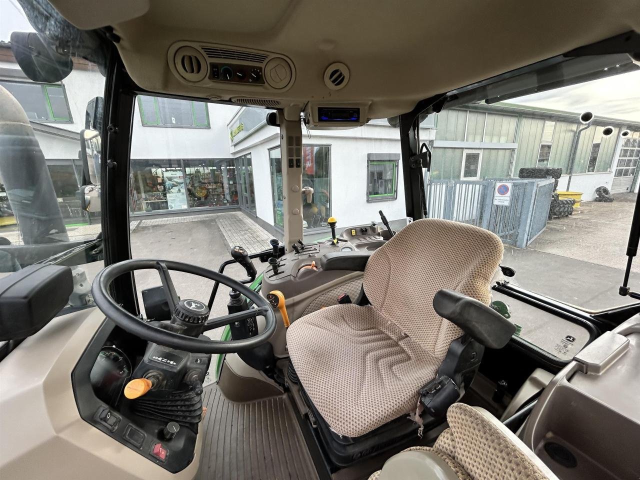 Traktor типа John Deere 5100M, Gebrauchtmaschine в Niederkirchen (Фотография 6)