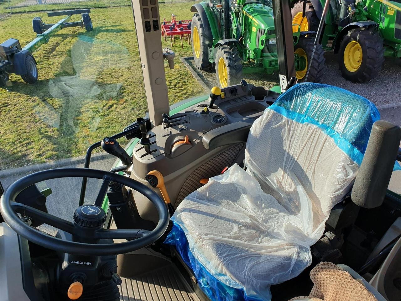 Traktor типа John Deere 5100M, Gebrauchtmaschine в Zweibrücken (Фотография 8)