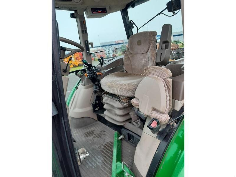 Traktor типа John Deere 5100R, Gebrauchtmaschine в ANTIGNY (Фотография 10)