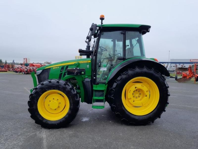 Traktor типа John Deere 5100R, Gebrauchtmaschine в ANTIGNY (Фотография 9)