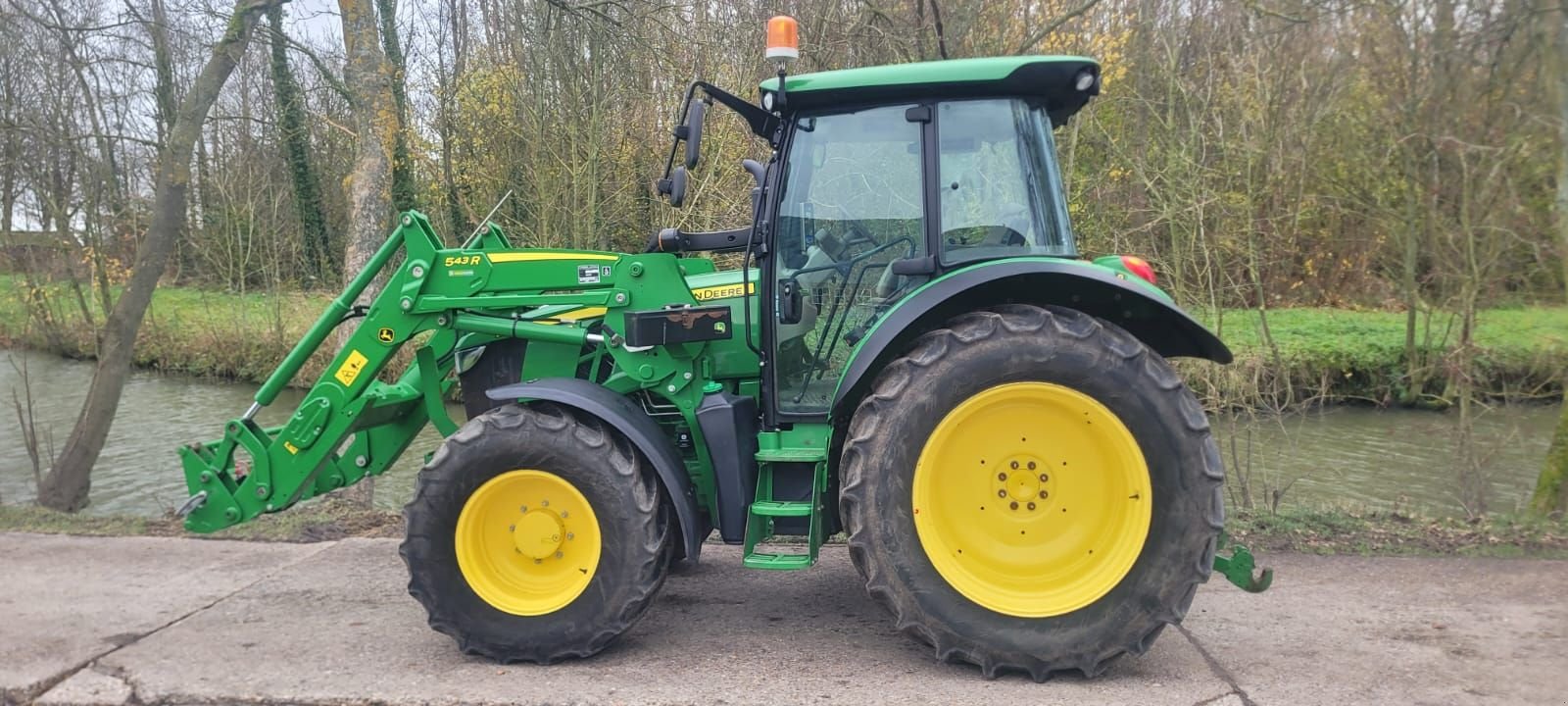 Traktor типа John Deere 5100R, Gebrauchtmaschine в Houwerzijl (Фотография 3)