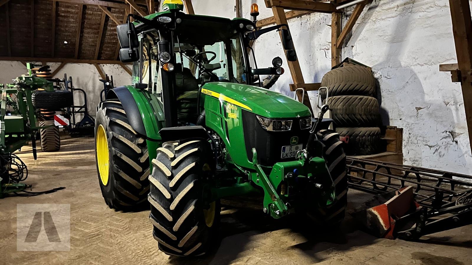 Traktor des Typs John Deere 5100R, Gebrauchtmaschine in Regensburg (Bild 1)