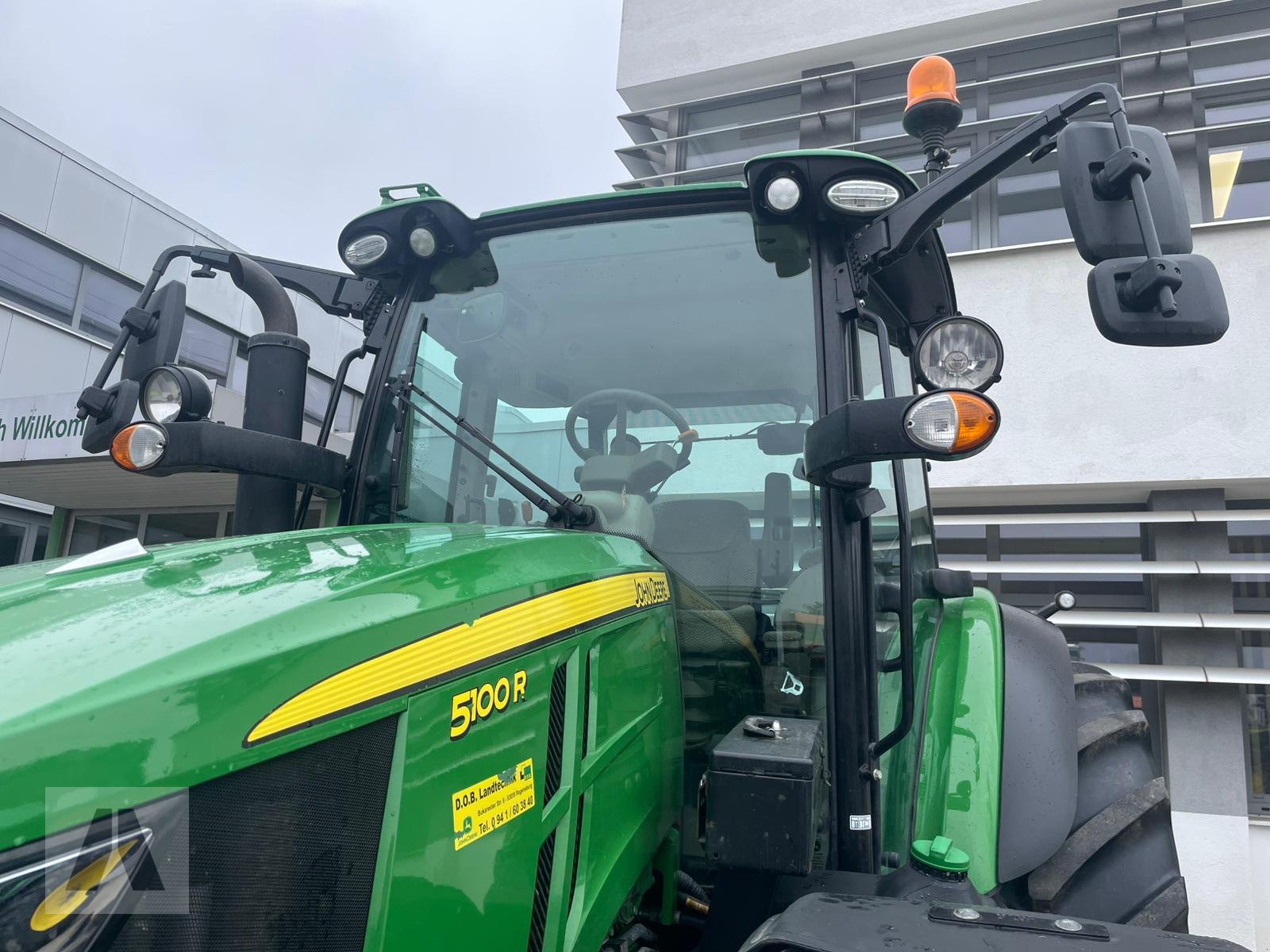 Traktor des Typs John Deere 5100R, Gebrauchtmaschine in Regensburg (Bild 5)