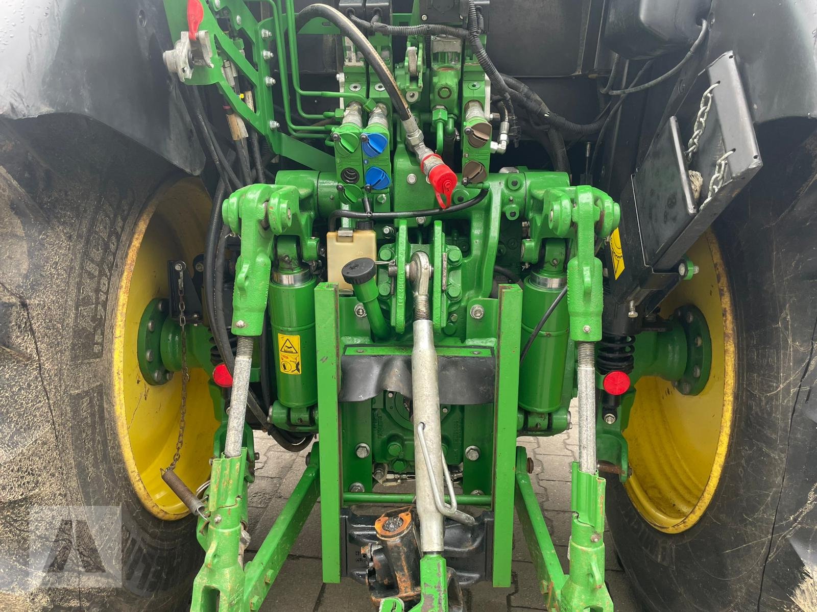 Traktor des Typs John Deere 5100R, Gebrauchtmaschine in Regensburg (Bild 8)