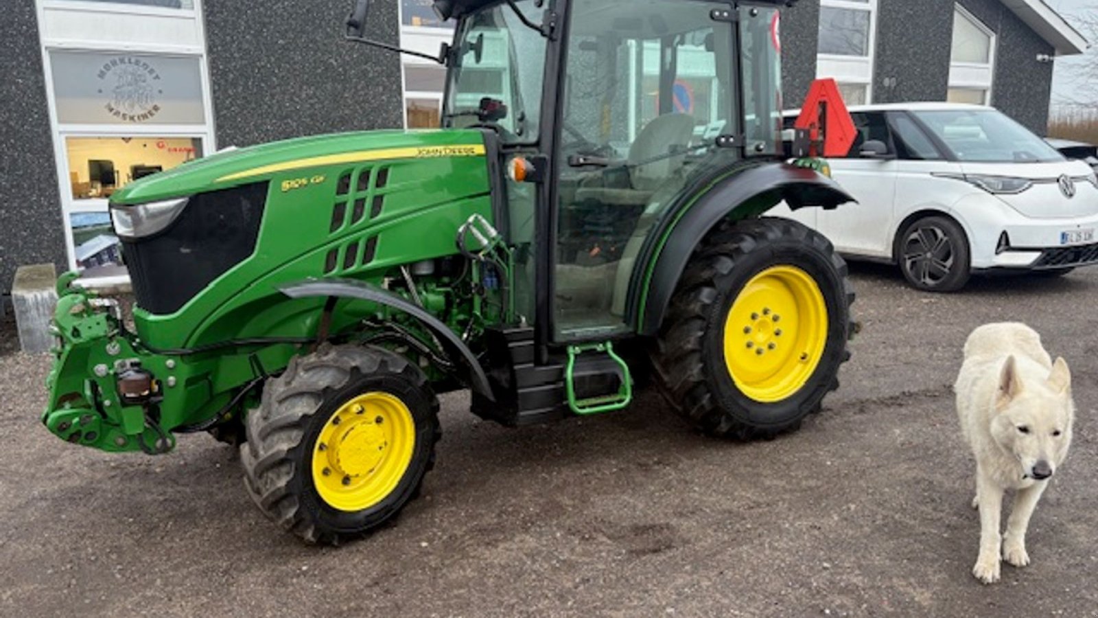 Traktor tip John Deere 5105GF FRONTLIFT. HJUL MED GRÆSDÆK MEDFØLGER, Gebrauchtmaschine in Dronninglund (Poză 1)